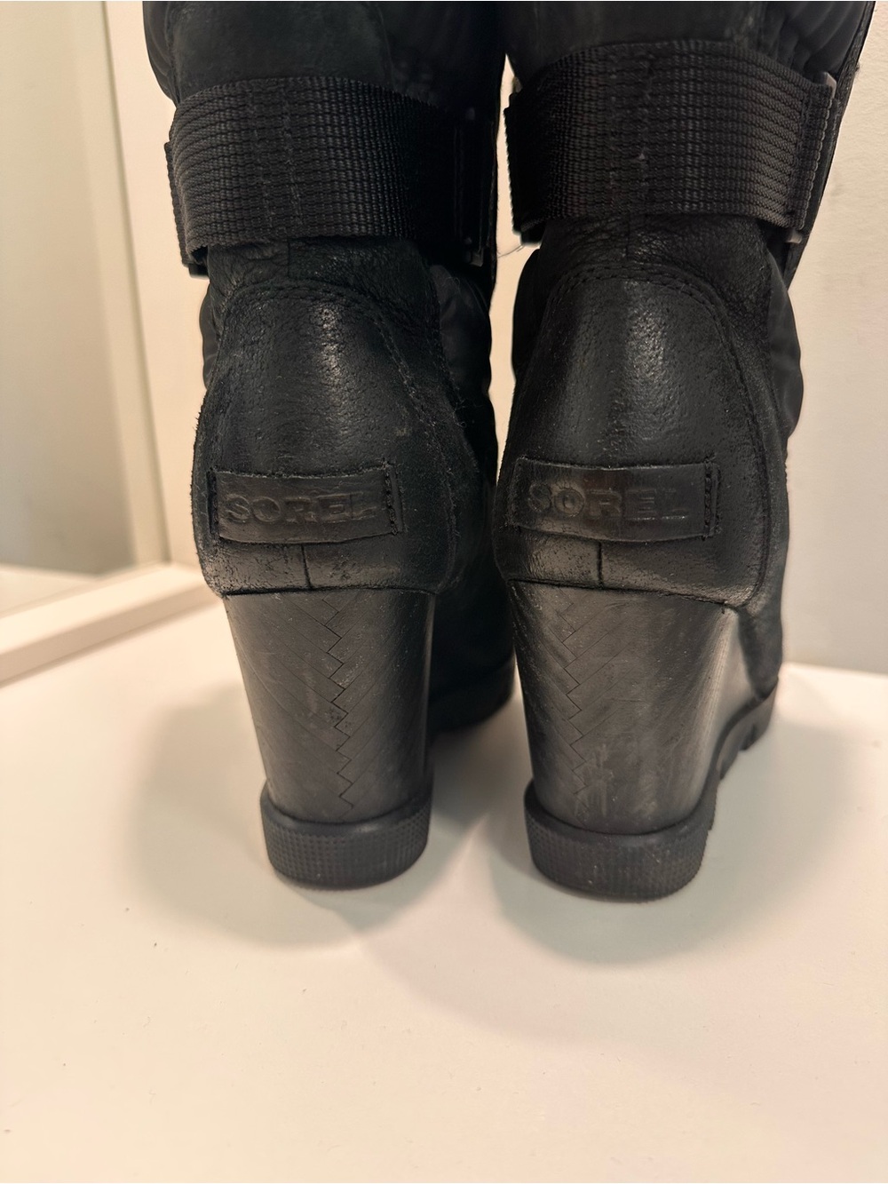 Sorel Women’s Waterproof Winter Boots – Size 6.5 US - Picture 2 of 5